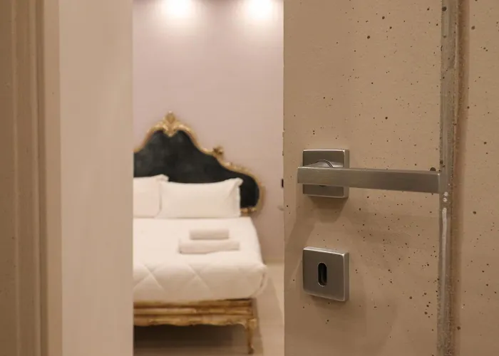 Modern Deluxe Oasis - 10 Min To Center, 2 Suites, Ac & Wi-fi